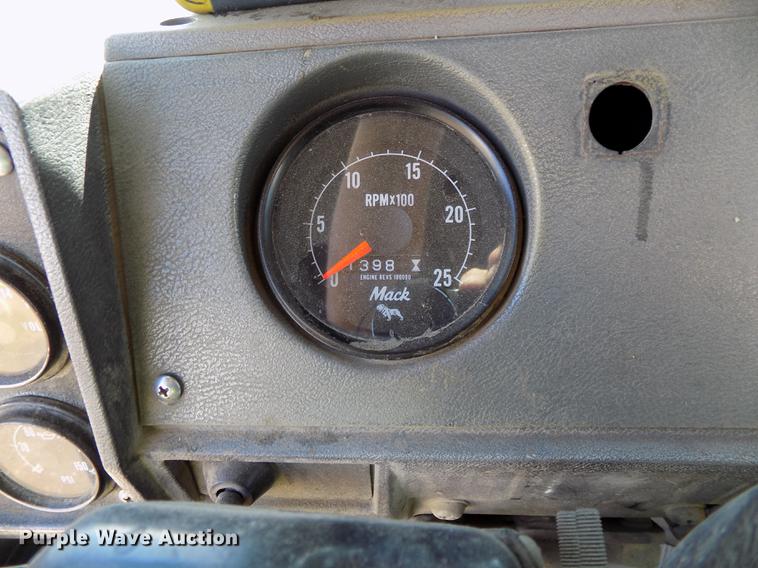 image for item DB8610 1991 Mack RD690S dump truck