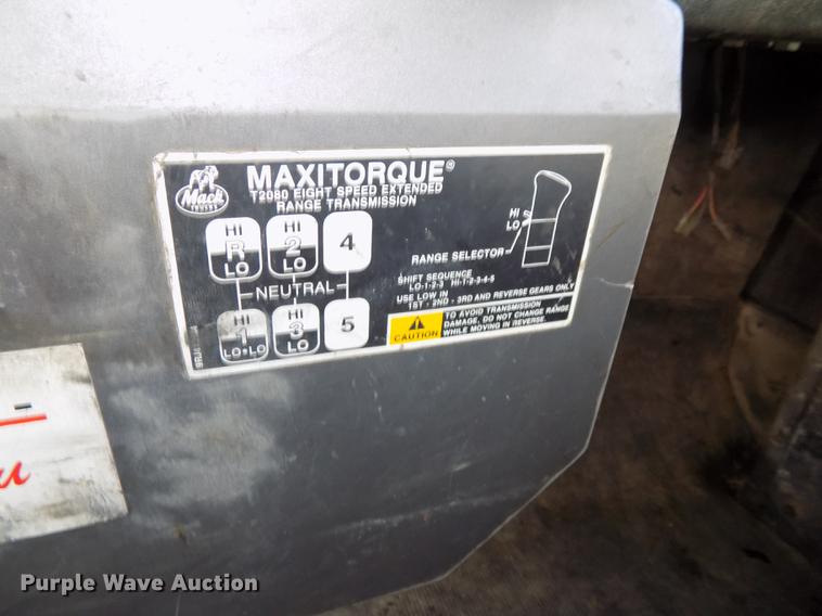 image for item DB8610 1991 Mack RD690S dump truck