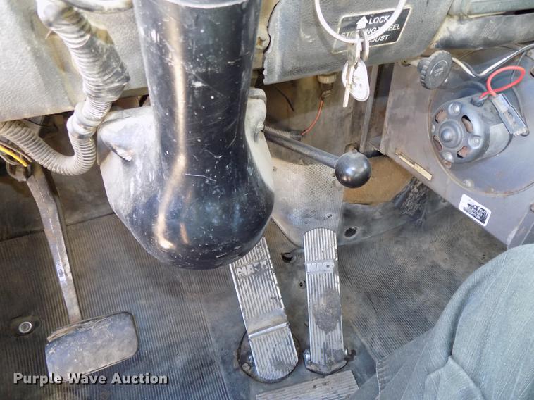 image for item DB8610 1991 Mack RD690S dump truck