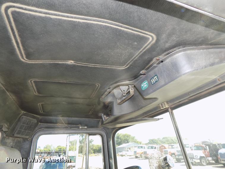 image for item DB8610 1991 Mack RD690S dump truck