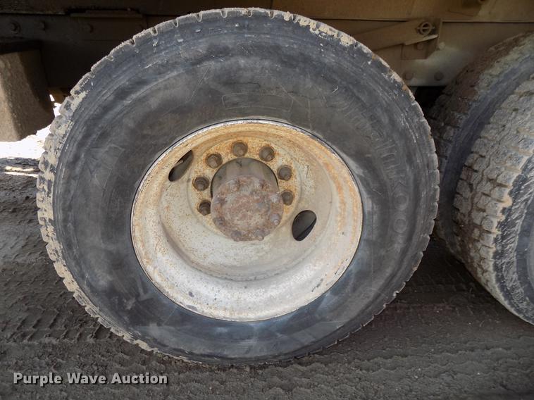 image for item DB8610 1991 Mack RD690S dump truck