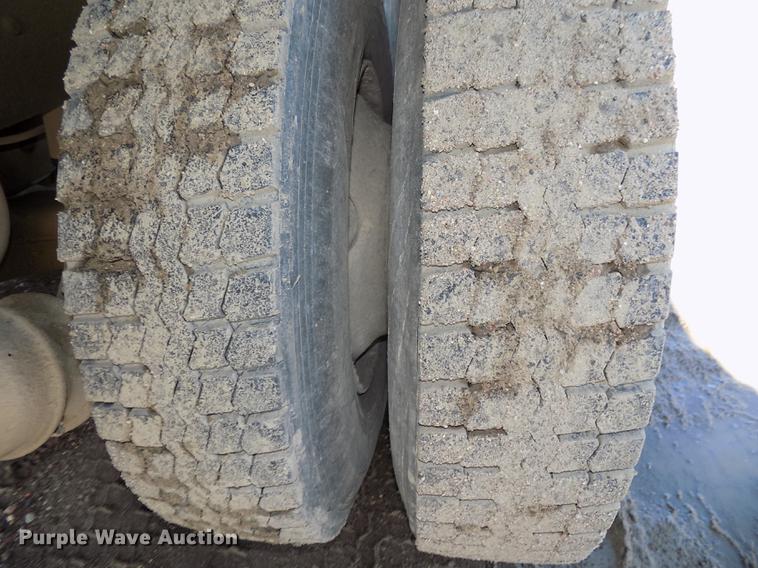 image for item DB8610 1991 Mack RD690S dump truck