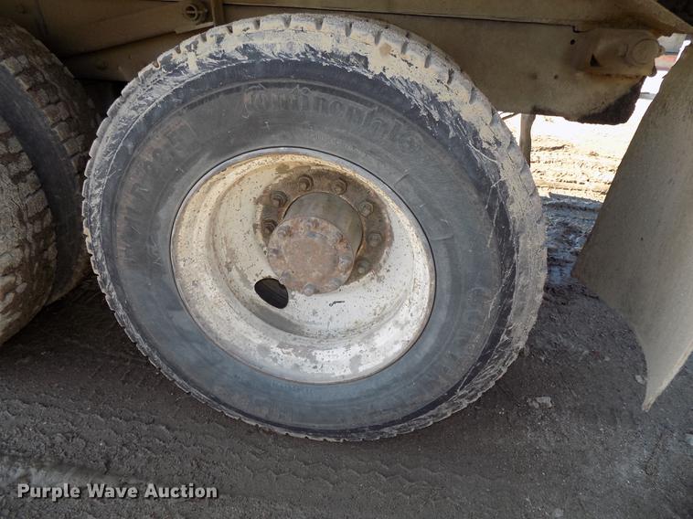 image for item DB8610 1991 Mack RD690S dump truck