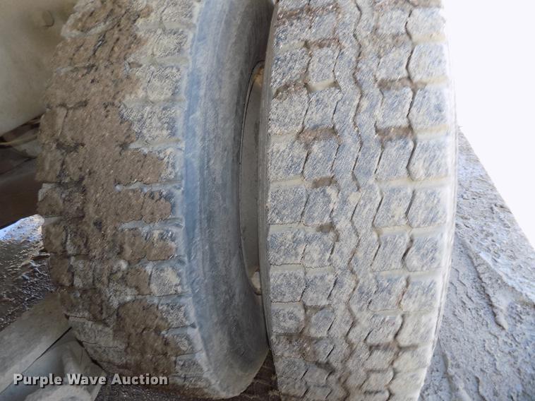 image for item DB8610 1991 Mack RD690S dump truck