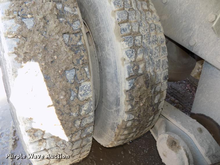 image for item DB8610 1991 Mack RD690S dump truck