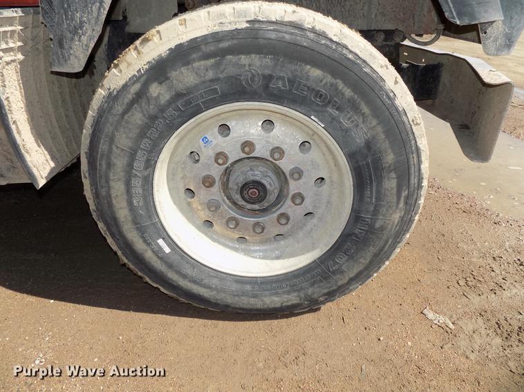 image for item DB8610 1991 Mack RD690S dump truck