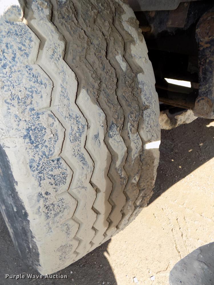 image for item DB8610 1991 Mack RD690S dump truck