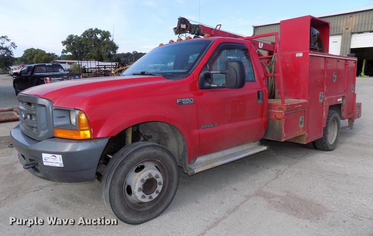 image for item DB8611 2000 Ford F550 Super Duty service truck with crane