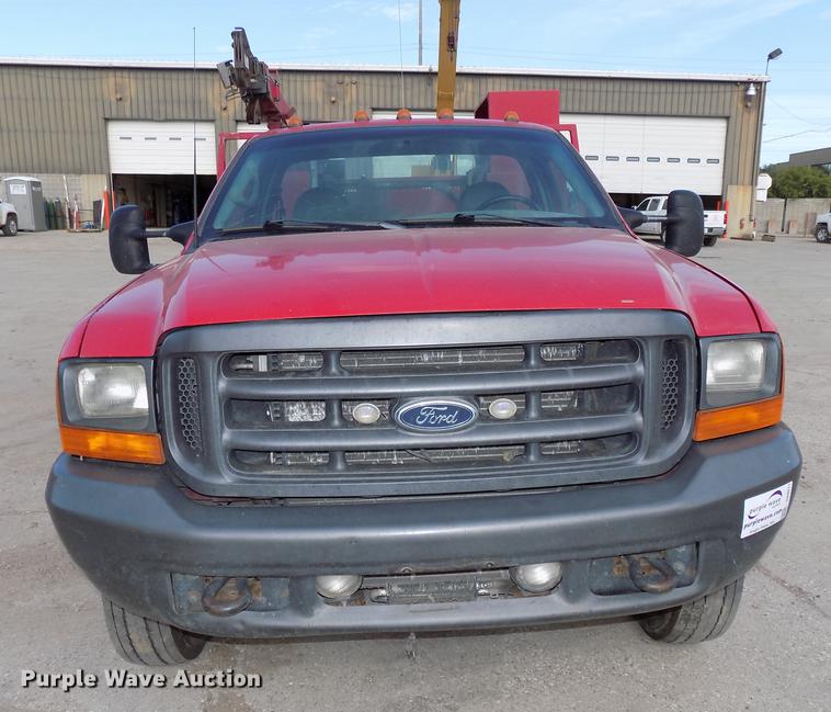 image for item DB8611 2000 Ford F550 Super Duty service truck with crane
