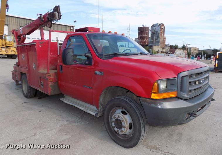 image for item DB8611 2000 Ford F550 Super Duty service truck with crane