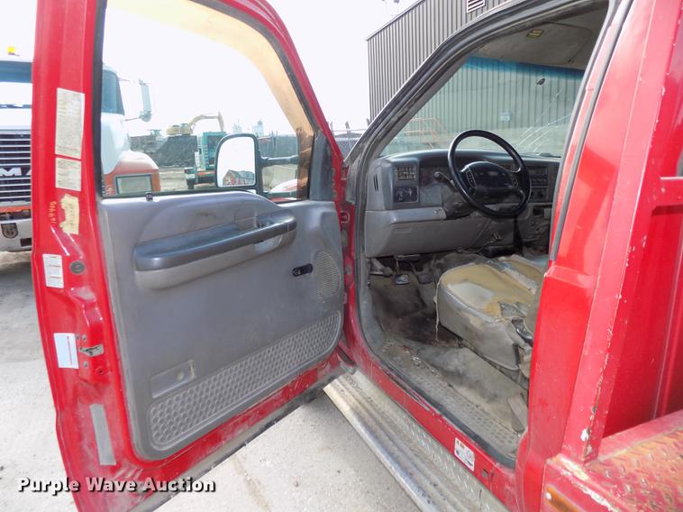 image for item DB8611 2000 Ford F550 Super Duty service truck with crane