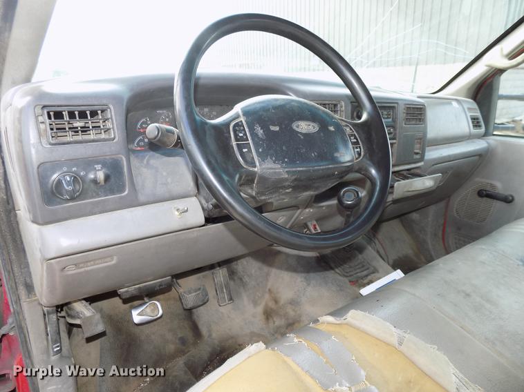 image for item DB8611 2000 Ford F550 Super Duty service truck with crane