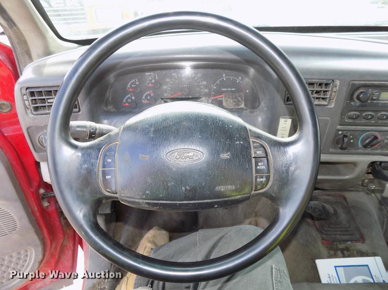 image for item DB8611 2000 Ford F550 Super Duty service truck with crane