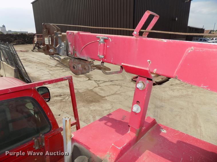 image for item DB8611 2000 Ford F550 Super Duty service truck with crane