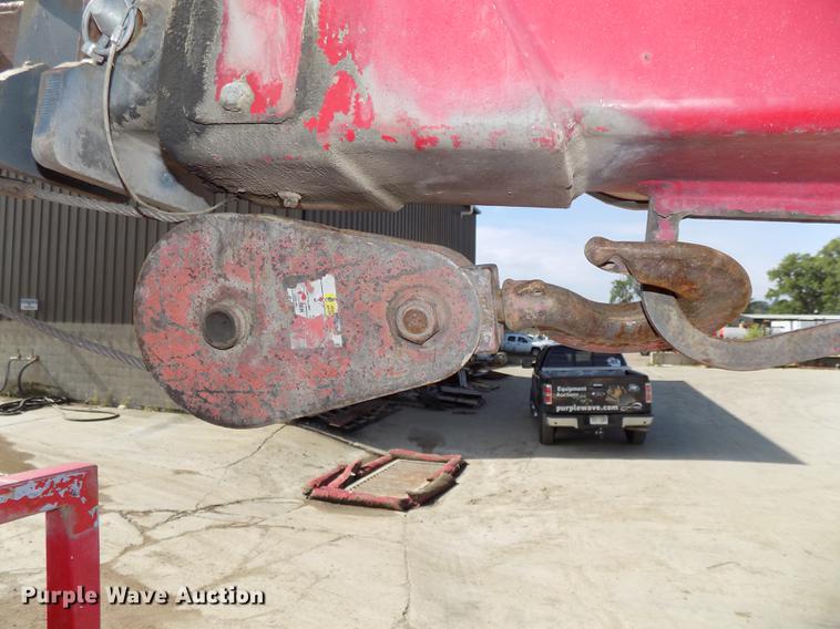 image for item DB8611 2000 Ford F550 Super Duty service truck with crane