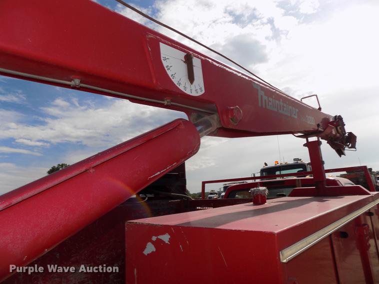 image for item DB8611 2000 Ford F550 Super Duty service truck with crane