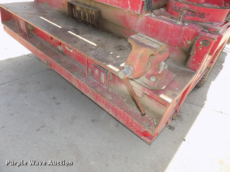 image for item DB8611 2000 Ford F550 Super Duty service truck with crane