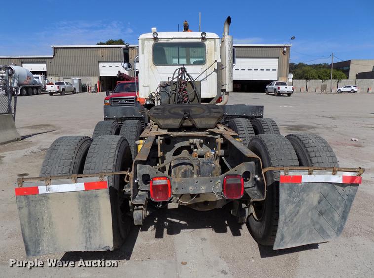 image for item DB8612 1995 Mack CH613 semi truck