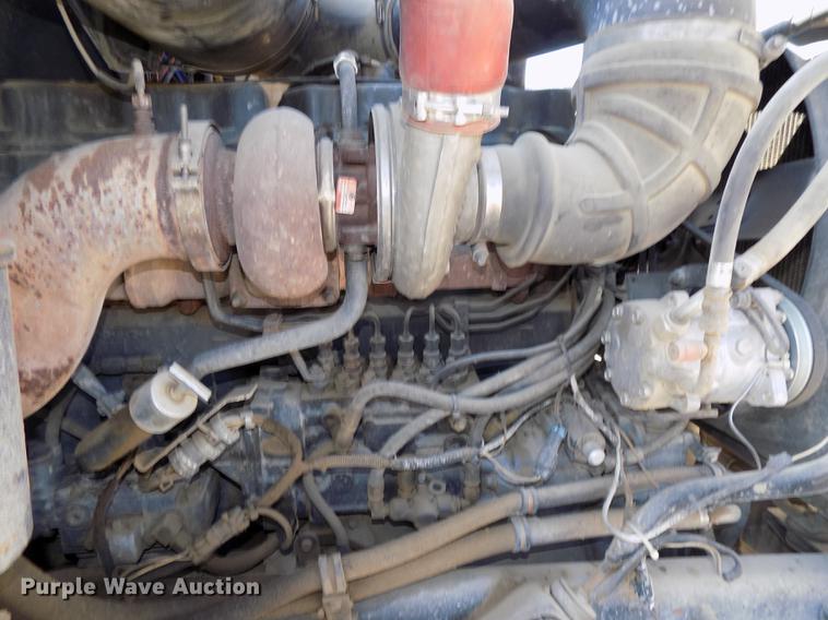 image for item DB8612 1995 Mack CH613 semi truck