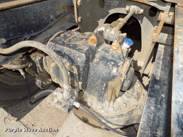 image for item DB8612 1995 Mack CH613 semi truck