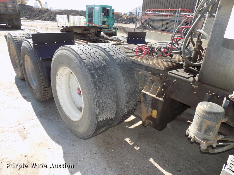 image for item DB8612 1995 Mack CH613 semi truck