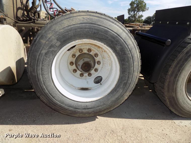 image for item DB8612 1995 Mack CH613 semi truck