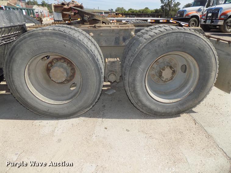 image for item DB8612 1995 Mack CH613 semi truck