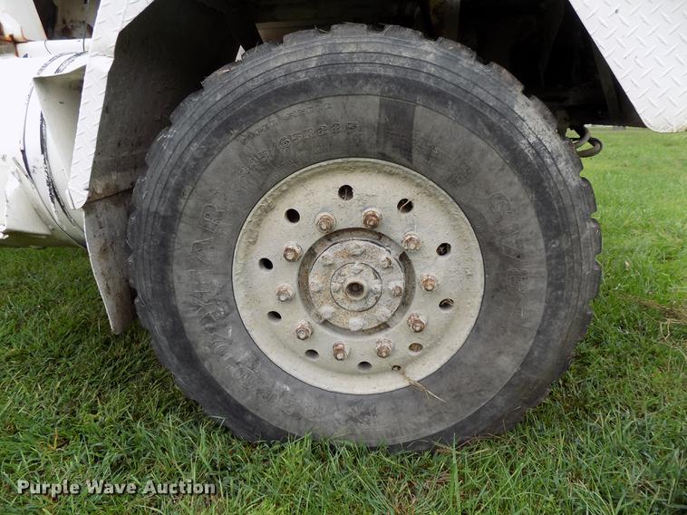 image for item DB8613 1999 Advance C10350A76811 ready mix truck