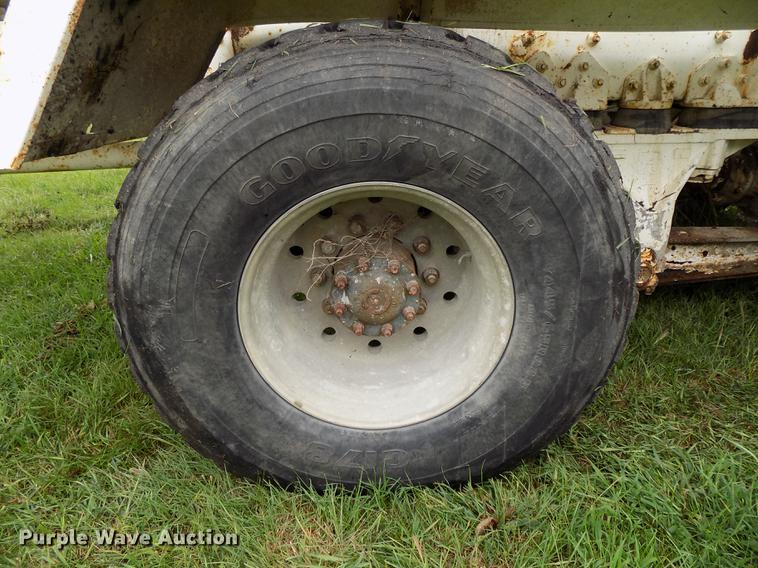 image for item DB8613 1999 Advance C10350A76811 ready mix truck