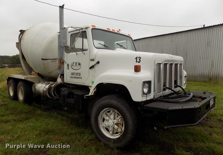 image for item DB8614 1987 International 2574 ready mix truck