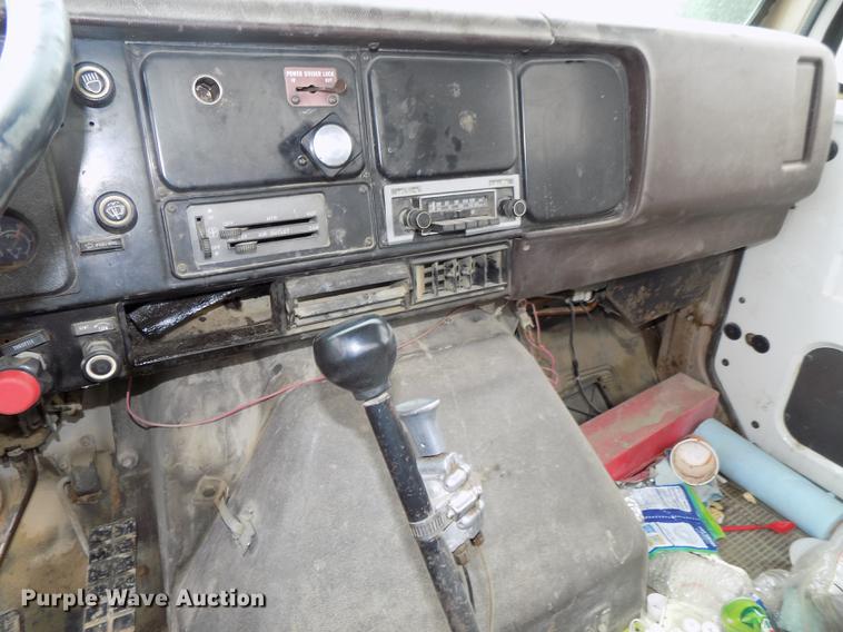 image for item DB8614 1987 International 2574 ready mix truck