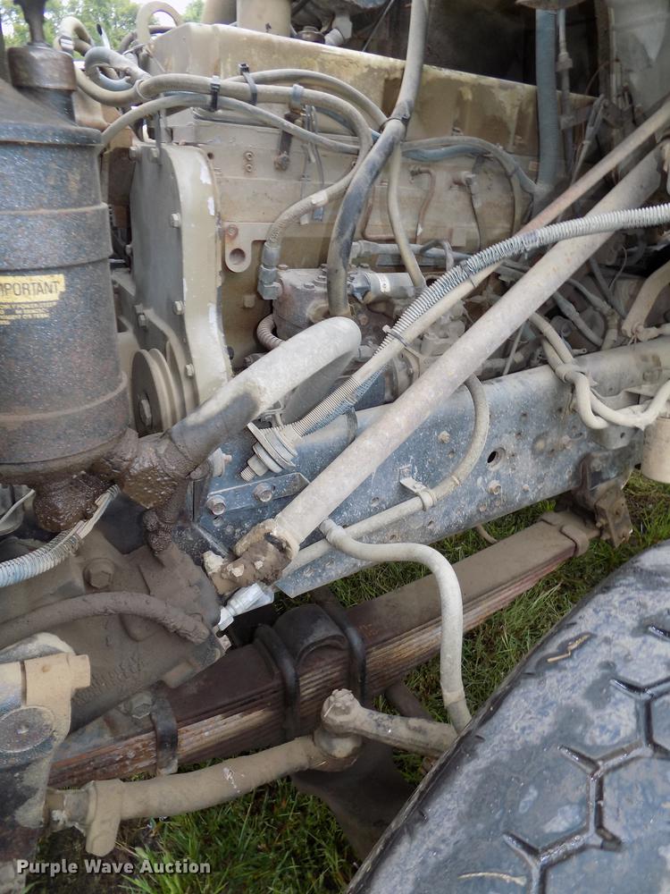 image for item DB8614 1987 International 2574 ready mix truck