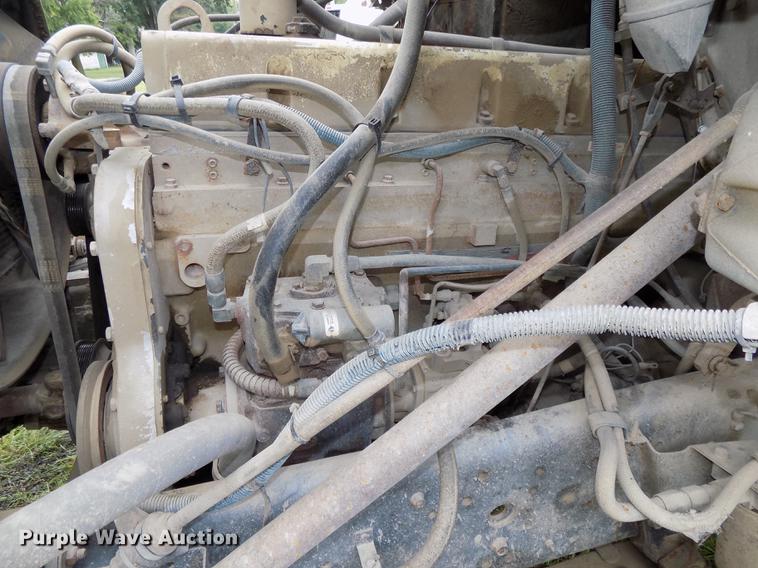 image for item DB8614 1987 International 2574 ready mix truck