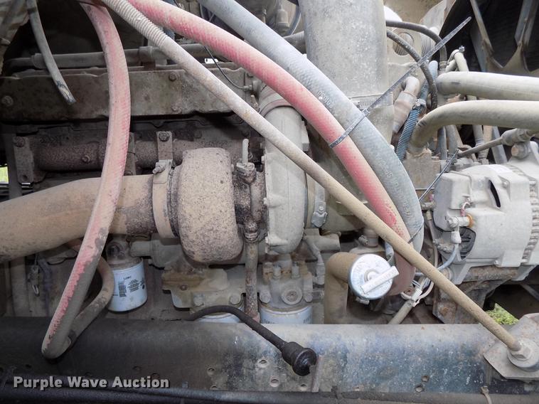 image for item DB8614 1987 International 2574 ready mix truck