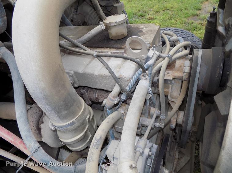 image for item DB8614 1987 International 2574 ready mix truck