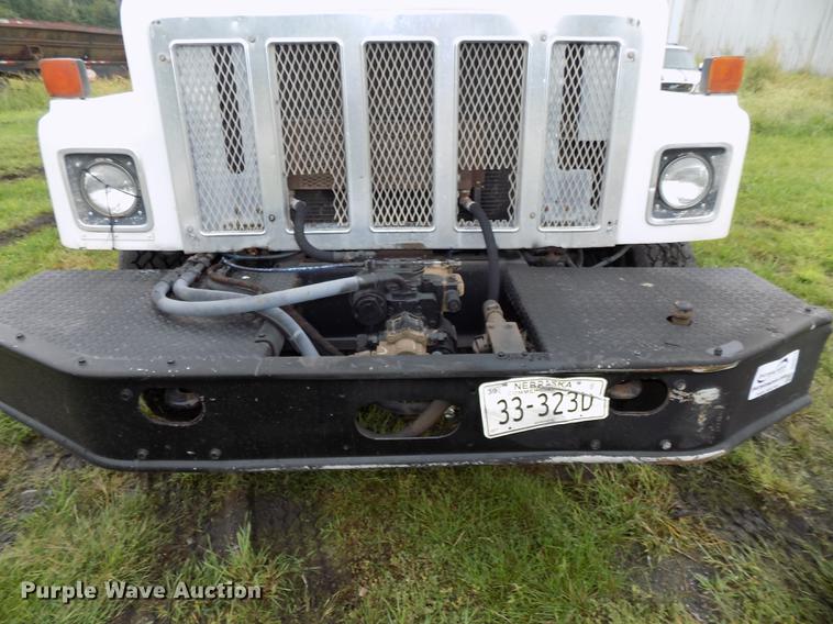 image for item DB8614 1987 International 2574 ready mix truck