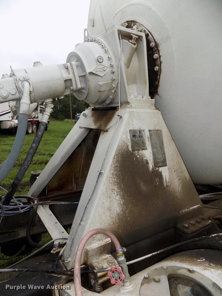 image for item DB8614 1987 International 2574 ready mix truck