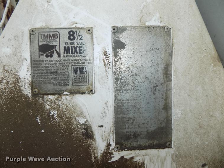 image for item DB8614 1987 International 2574 ready mix truck