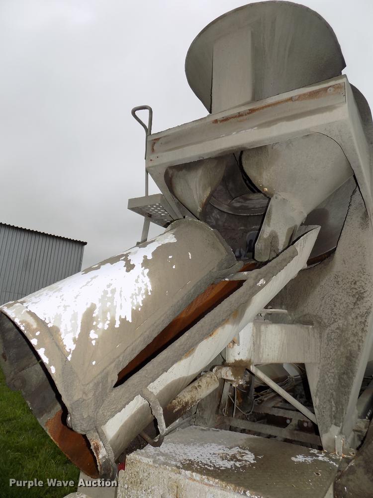 image for item DB8614 1987 International 2574 ready mix truck