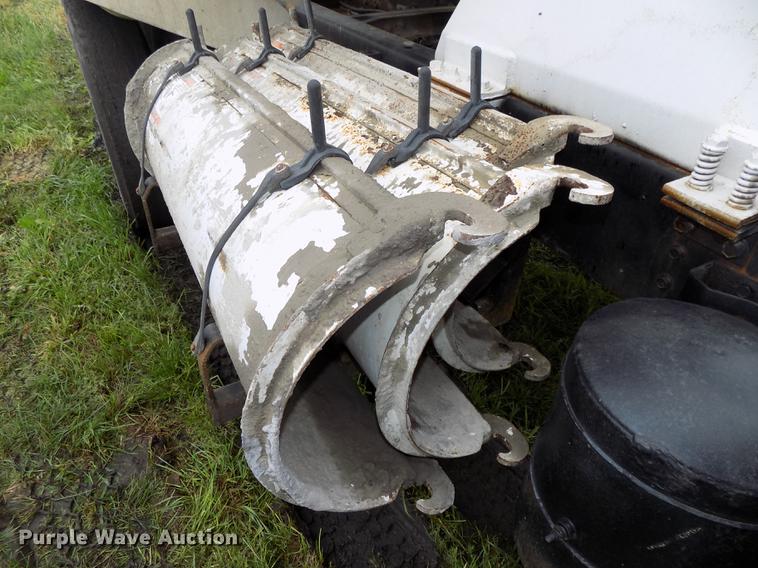 image for item DB8614 1987 International 2574 ready mix truck