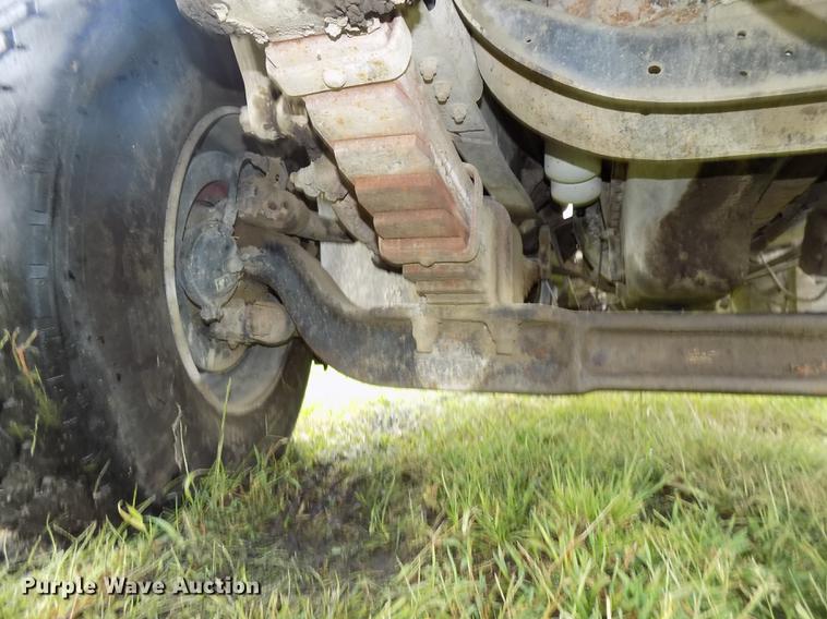 image for item DB8614 1987 International 2574 ready mix truck