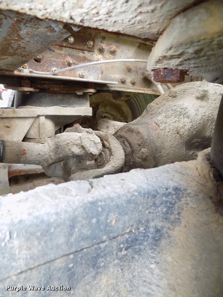 image for item DB8614 1987 International 2574 ready mix truck