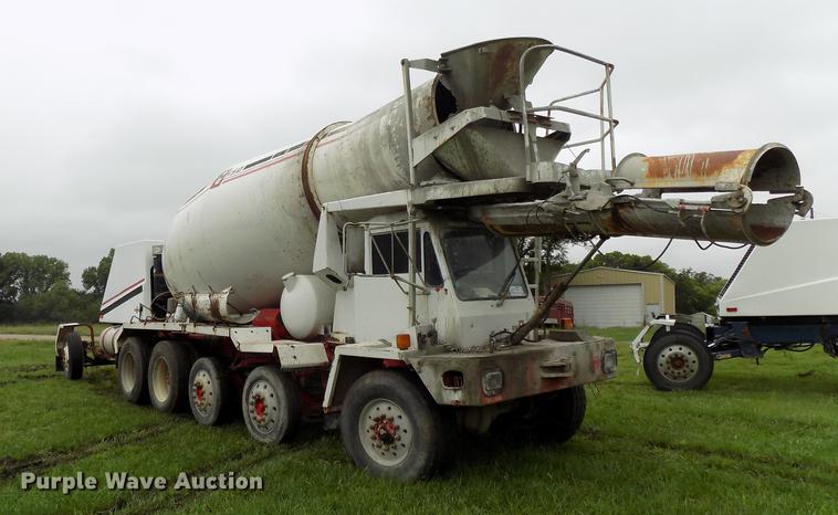 image for item DB8617 1994 Oshkosh S2146 ready mix truck