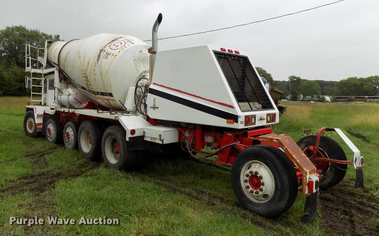 image for item DB8617 1994 Oshkosh S2146 ready mix truck