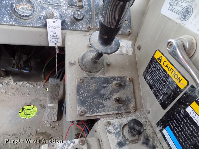 image for item DB8617 1994 Oshkosh S2146 ready mix truck