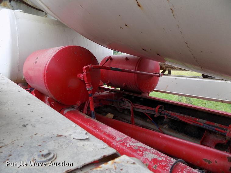 image for item DB8617 1994 Oshkosh S2146 ready mix truck