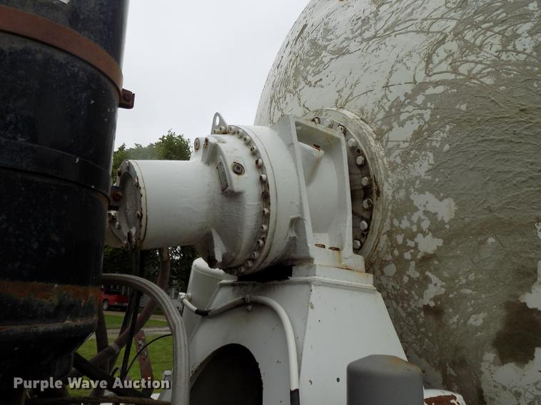 image for item DB8617 1994 Oshkosh S2146 ready mix truck