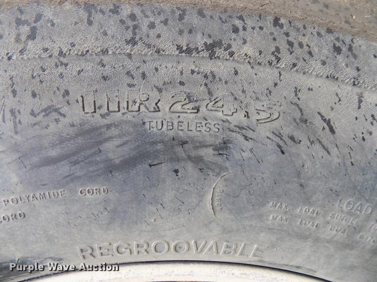 image for item DB8617 1994 Oshkosh S2146 ready mix truck