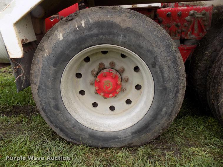 image for item DB8617 1994 Oshkosh S2146 ready mix truck