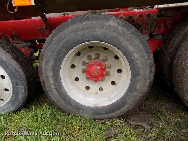 image for item DB8617 1994 Oshkosh S2146 ready mix truck